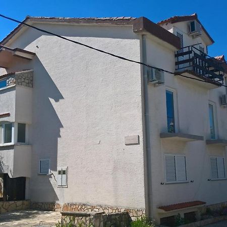 Apartmani "Lorenzo" Новалья Экстерьер фото