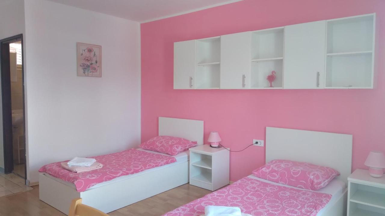 Apartmani "Lorenzo" Новалья Экстерьер фото
