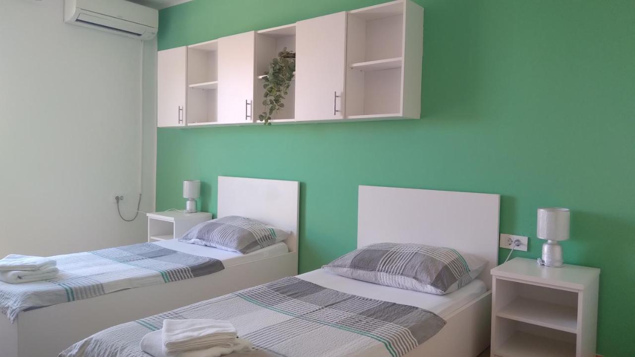 Apartmani "Lorenzo" Новалья Экстерьер фото
