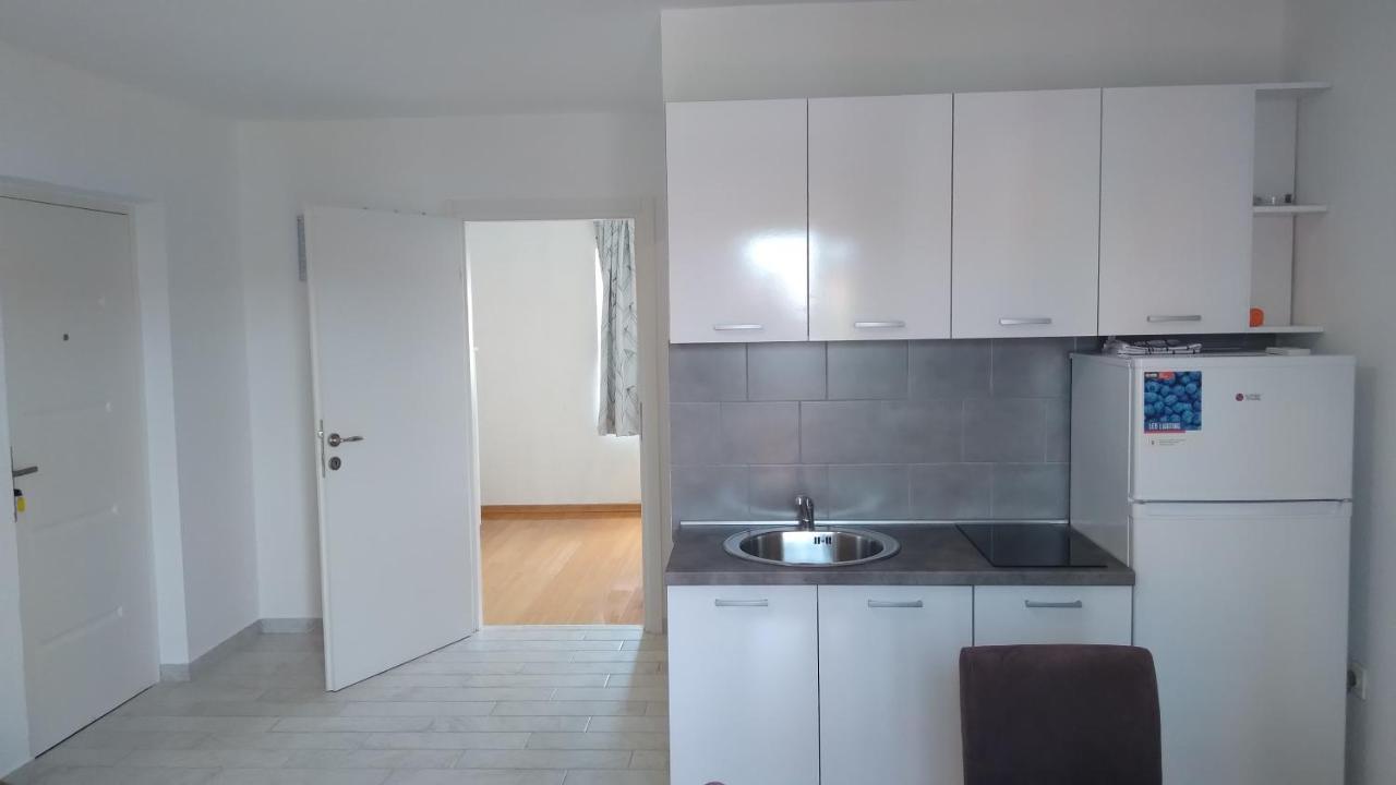 Apartmani "Lorenzo" Новалья Экстерьер фото