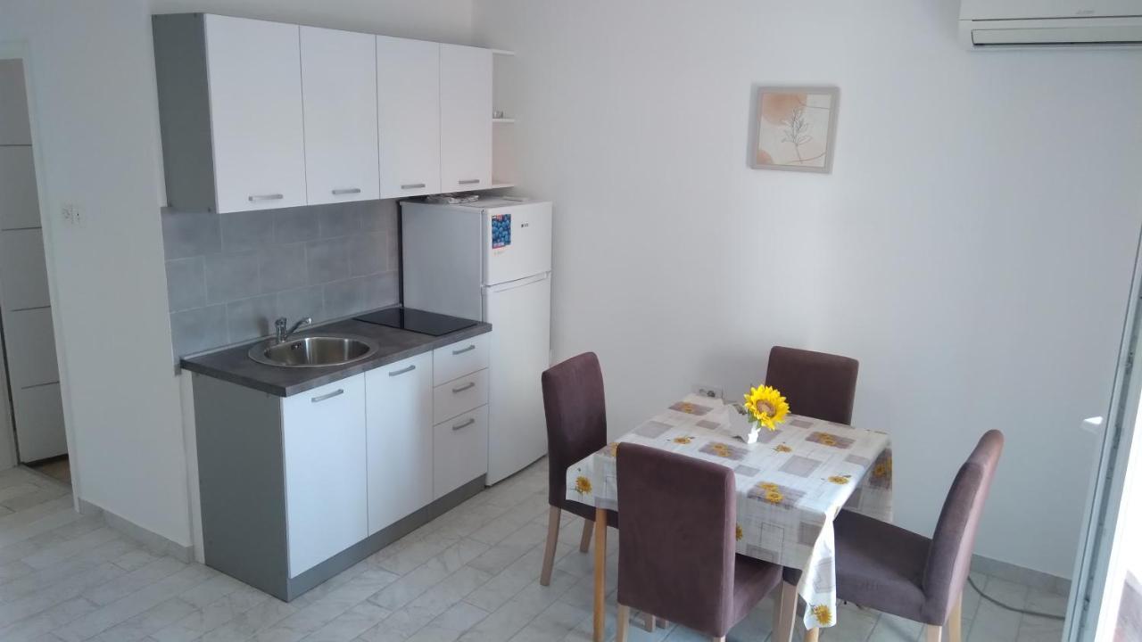 Apartmani "Lorenzo" Новалья Экстерьер фото