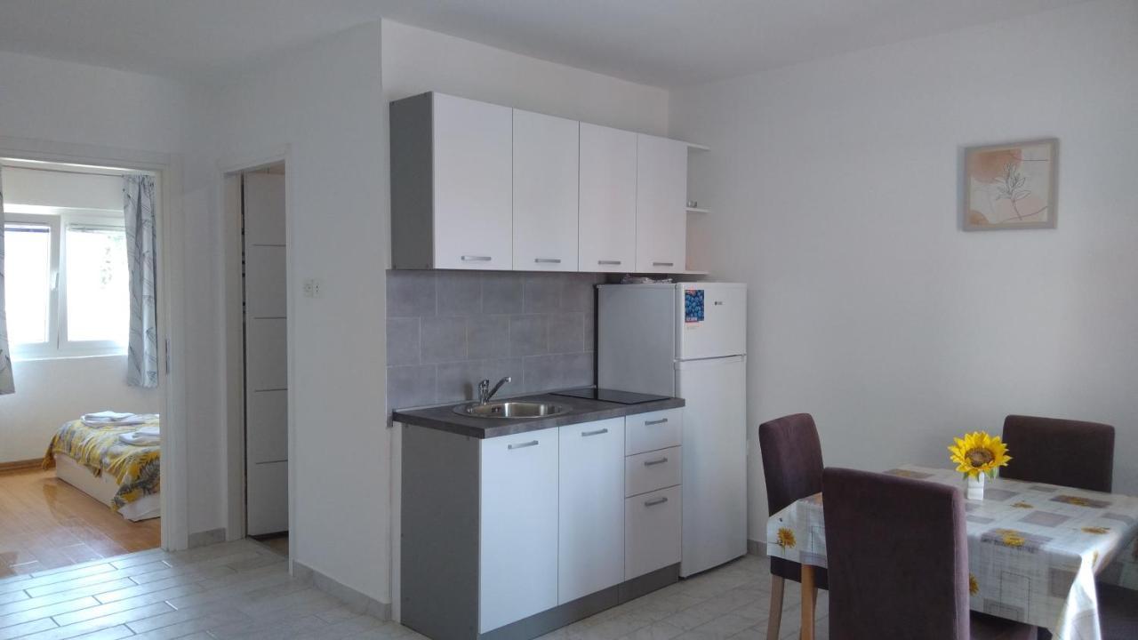 Apartmani "Lorenzo" Новалья Экстерьер фото